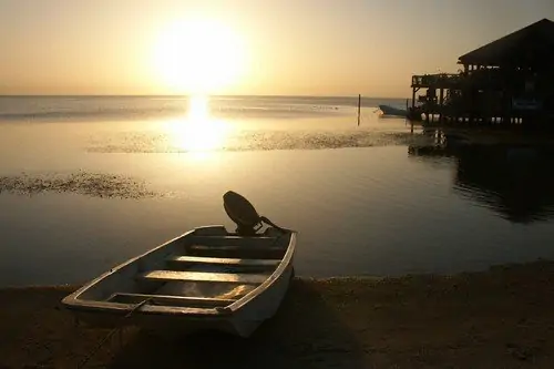 Boat on the shores of a Honduran inlet. - honduras travel guide