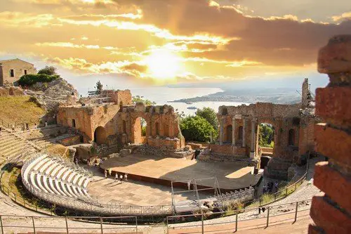 Taormina theater, Sicily, Italy. - Ultimate Italy Travel Guide