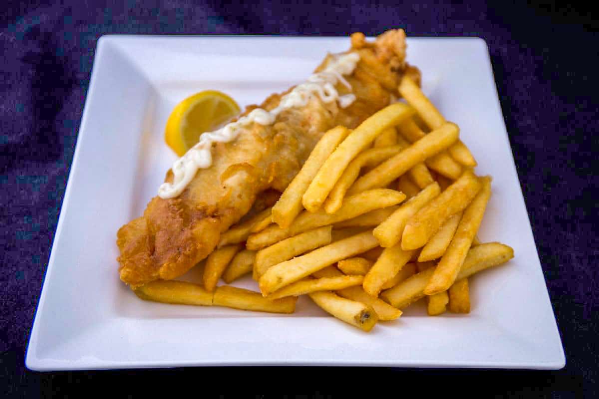Crunchy Beer Battered Fish and Chips - England Foods