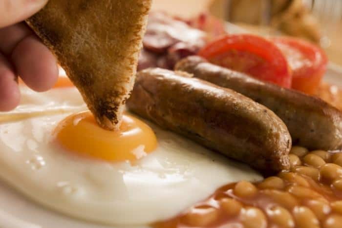 Full English Breakfast: Ham, sausages, egg, vegetables and beans.