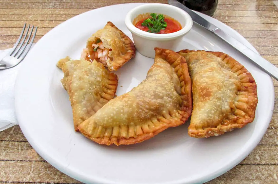 EmpanadaStuffed Meat BreadPastechi