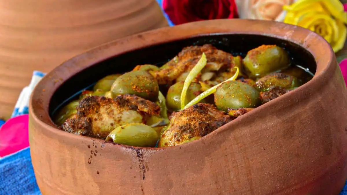 20. Chicken Tagine With Pistachios, Dried Figs, and Chickpeas Recipe - Traditional Tagine Recipes