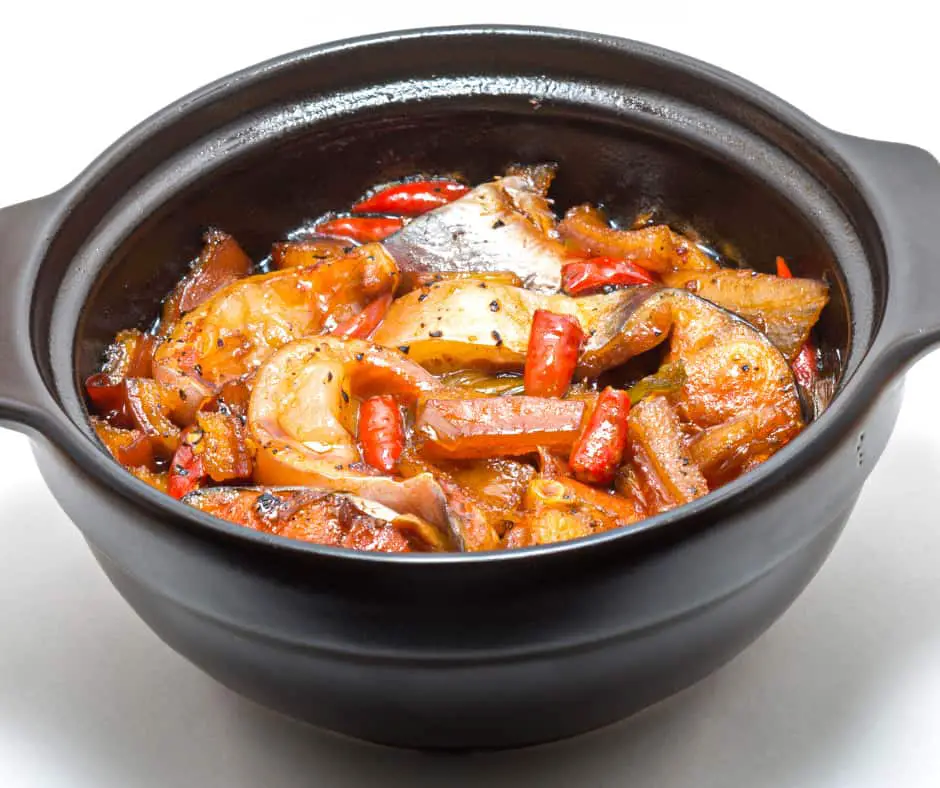 20. Vietnamese Fish Hot Pot (Ca kho to) - Traditional Vietnamese Food