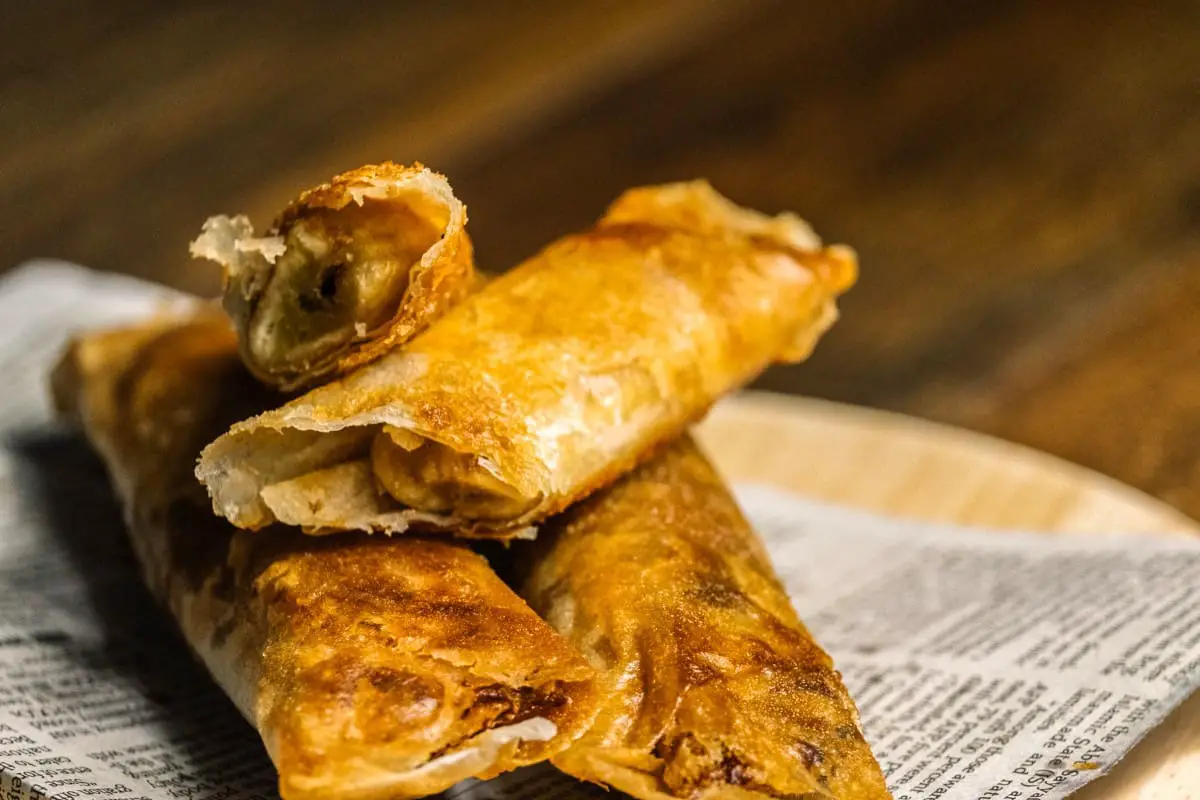 Turon - Filipino Banana Lumpia - Filipino Dishes