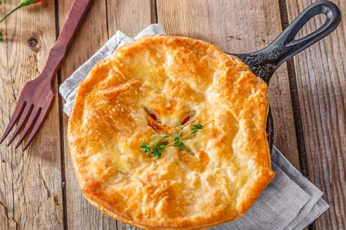 4. Russian Food - Kurnik Russian Chicken Pie (1)