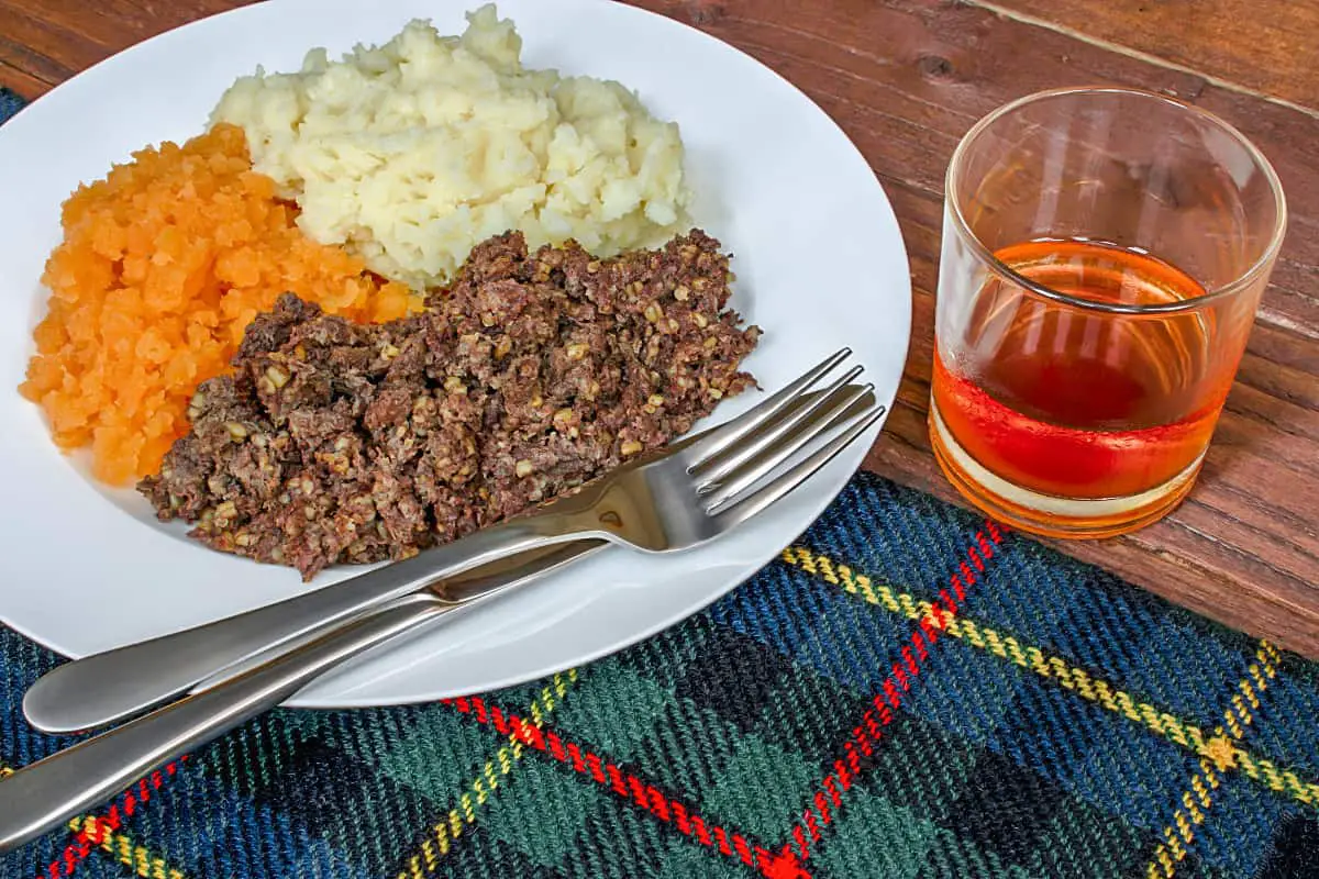 6. Traditional Scottish Mince & Tatties - Scottish Dishes