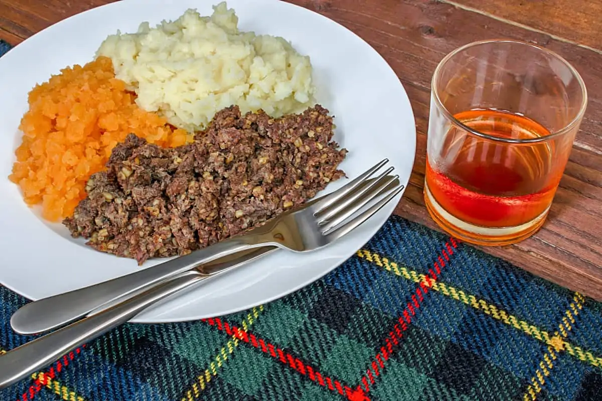 6. Traditional Scottish Mince & Tatties - Scottish Dishes