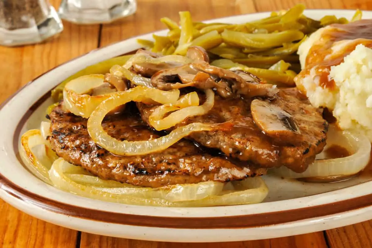 Steak and Onions (Bistec Encebollado) - El Salvador Recipes