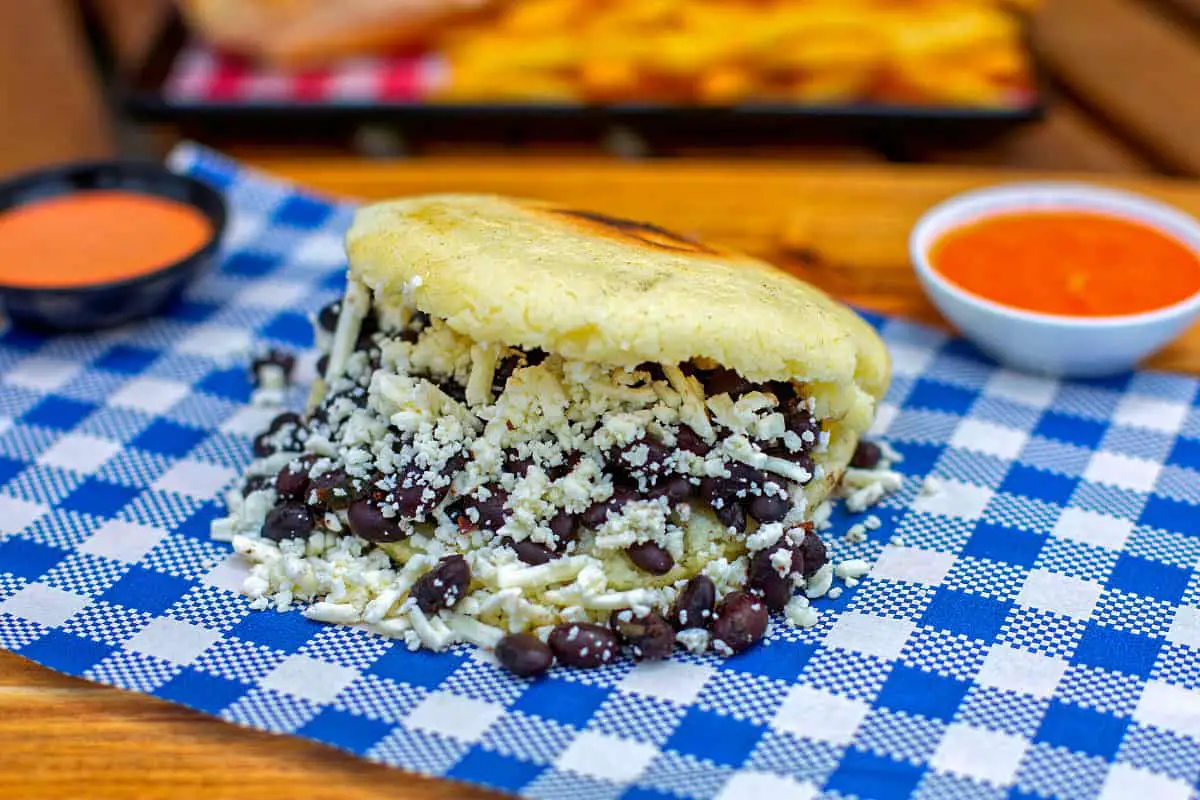 Arepa de Dominó - Venezuela Foods