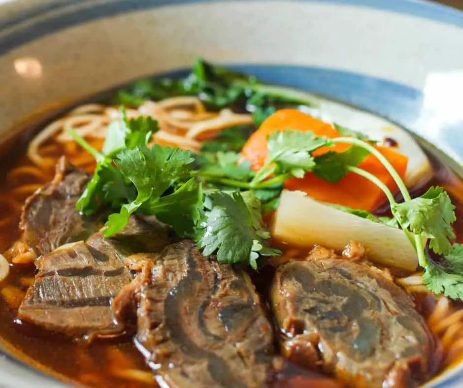 9. Spicy Vietnamese Beef Noodle Bowl - Vietnamese Food Recipes