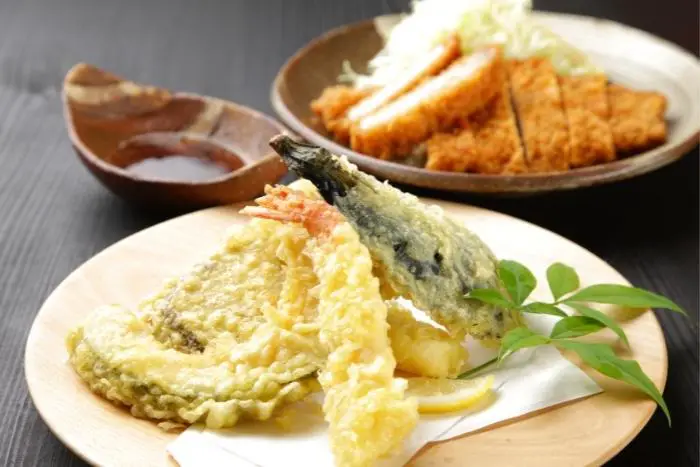 Various Japanese dishes: tempura, tonkatsu, yakitori, and more.