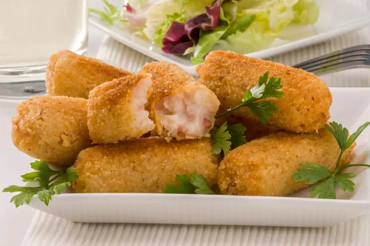 Croquetas de Jamón Serrano (Spanish Ham Croquettes) - Spanish Popular Food