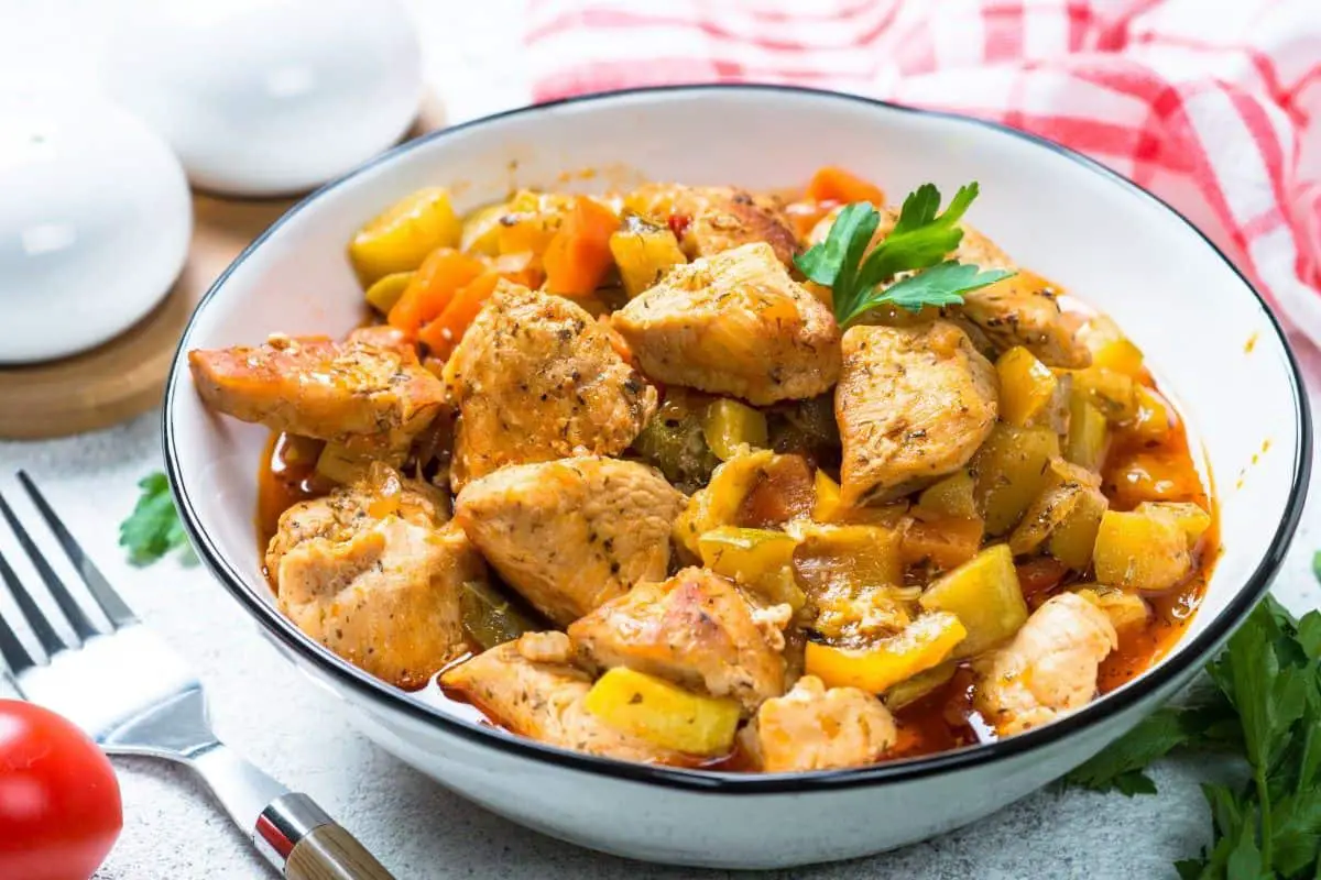 Venezuelan Pollo Guisado - Traditional Venezuelan Food