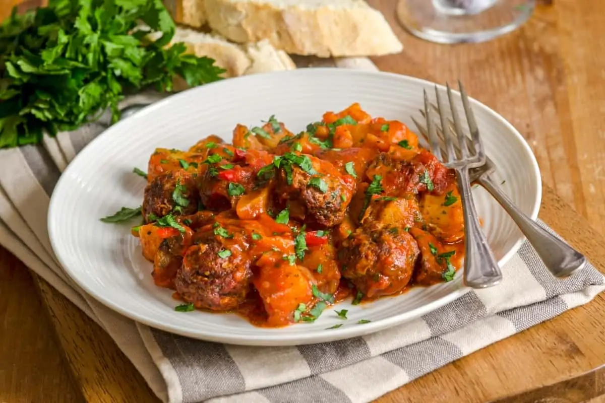 Albondigas (Spanish Meatballs) - Spanish Popular Food