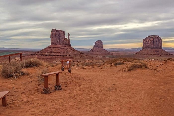 5. Monument Valley Scenic Drive