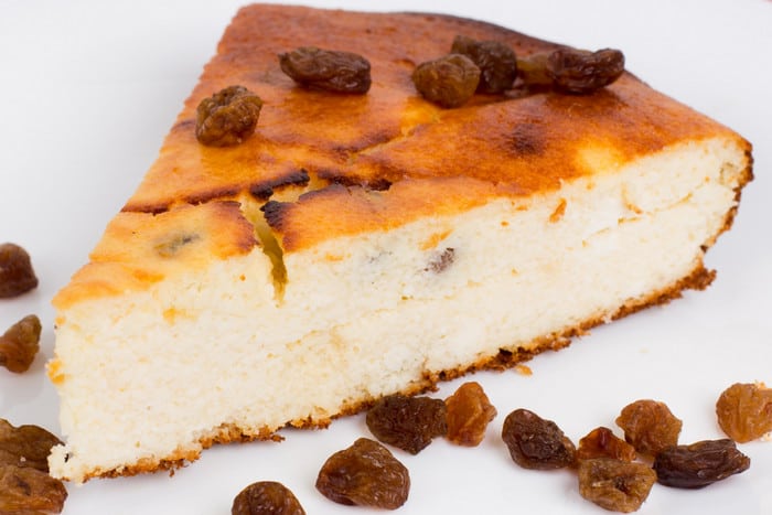 Norwegian Sour Cream and Raisin Pie - Norwegian Desserts