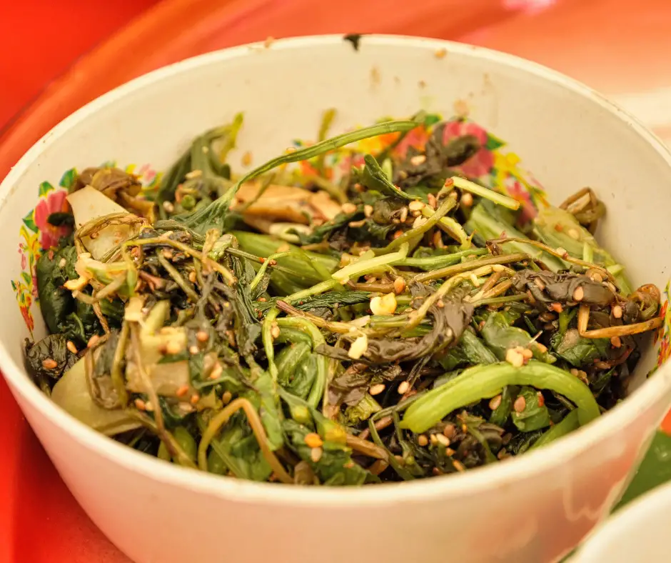 Pra Nuea (Lao Style Beef Salad) - Recipes from Laos