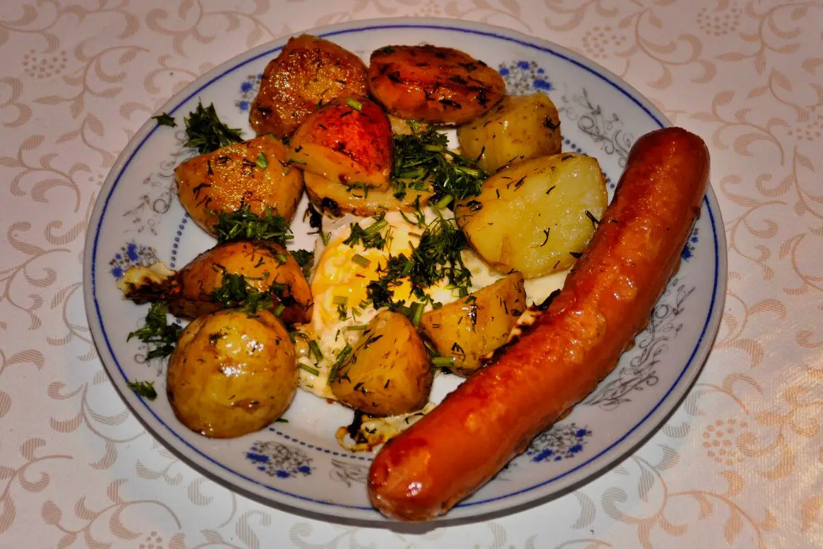 Isterband Sausage & Dill Stewed potatoes