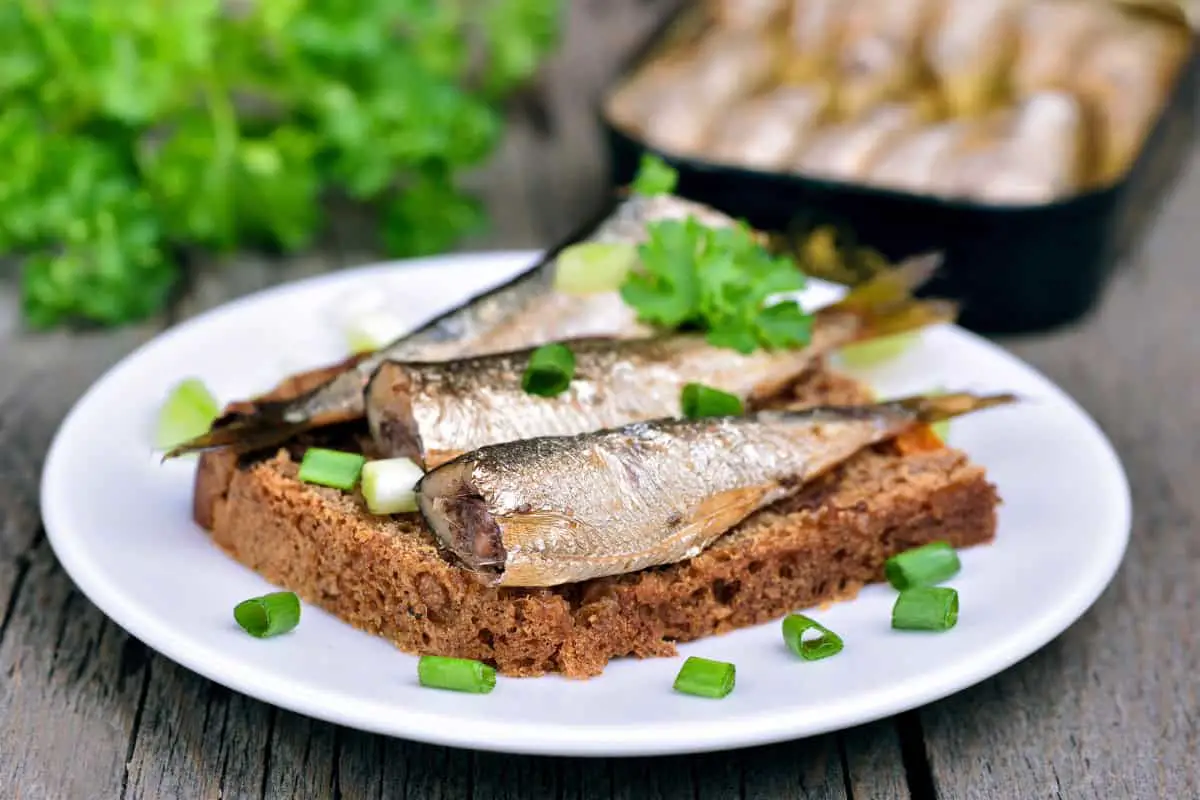Kiluvõileib – Sprat Sandwich - Traditional Estonian recipes