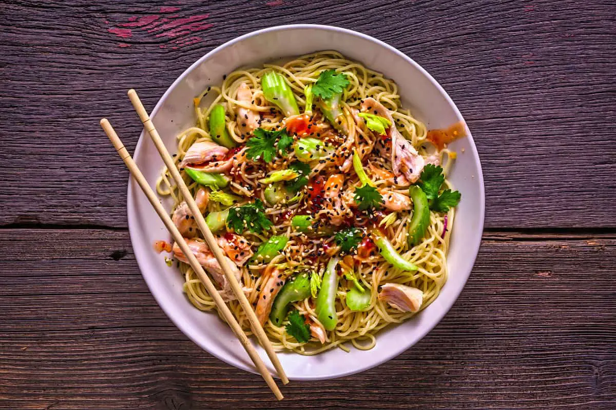 Thailand Recipe - 12 Minute Thai Chicken Peanut Noodles (mince)