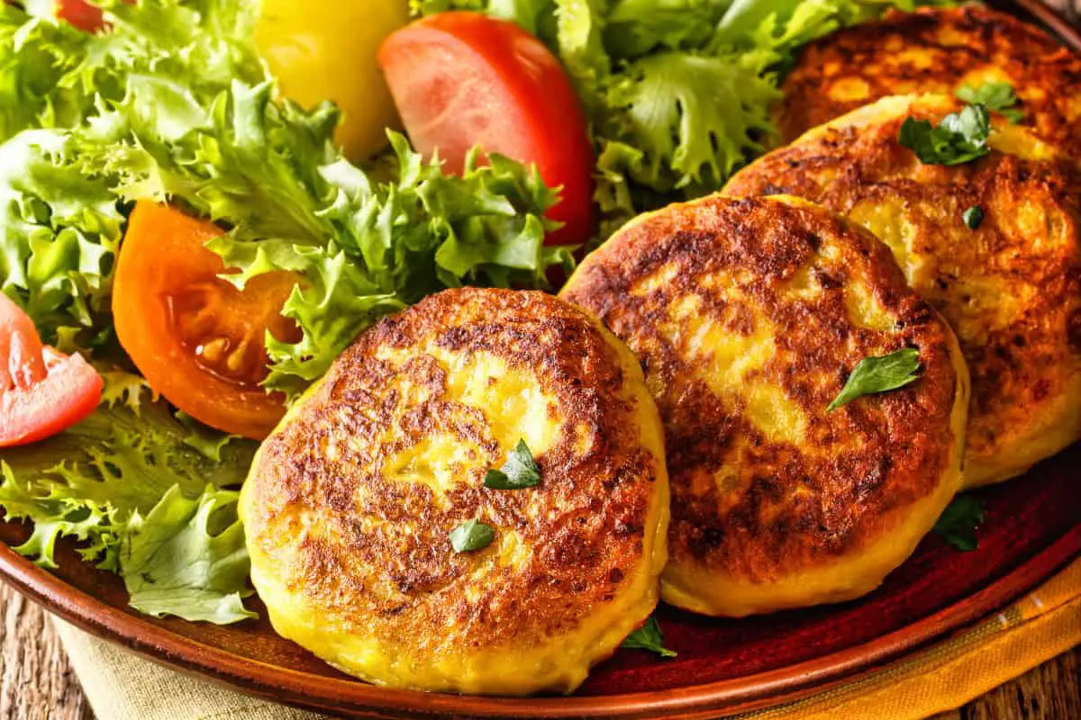 Llapingachos (Ecuadorean Potato Pancakes) - Traditional Ecuadorian Recipes