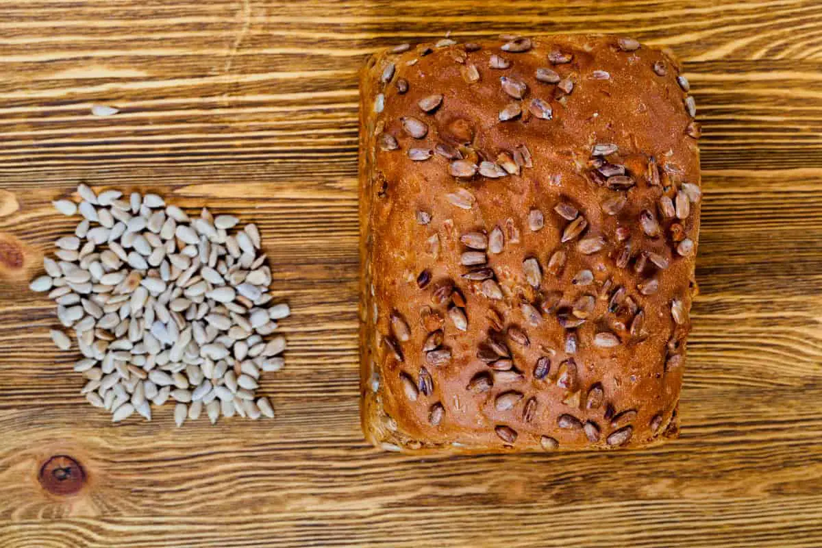 Komiška Pogača (Croatian Filled Bread)