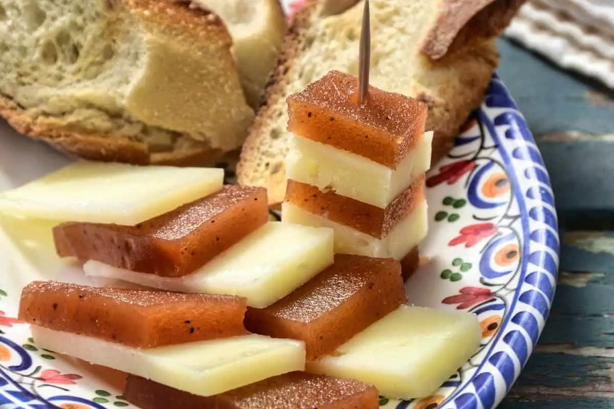 Martín Fierro (Quince Paste And Cheese) - - Uruguay dishes