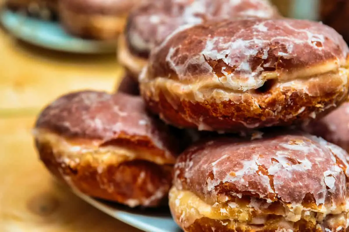 Traditional Polish Pączki (Doughnuts)