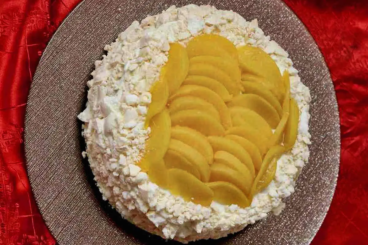 Torta Chajá (Peach Meringue Sponge Cake) - Uruguay food