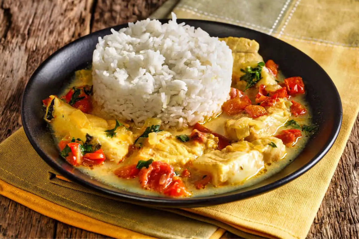 Encocado de Pescado (Fish With Coconut Sauce) - Traditional Ecuadorian Recipes