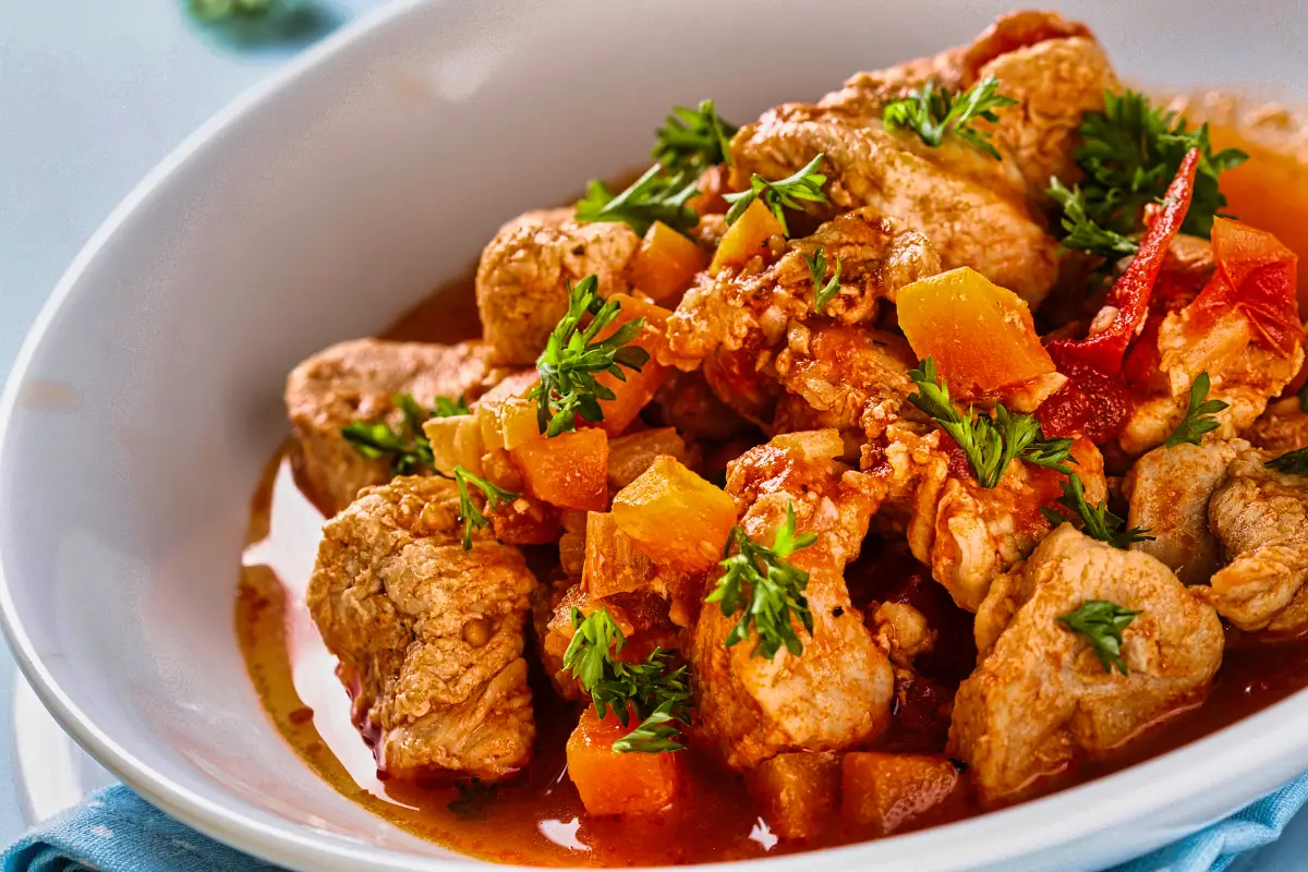 Dejaaj Murragg Saloona Dejaaj Salona _ Emirati Chicken Stew