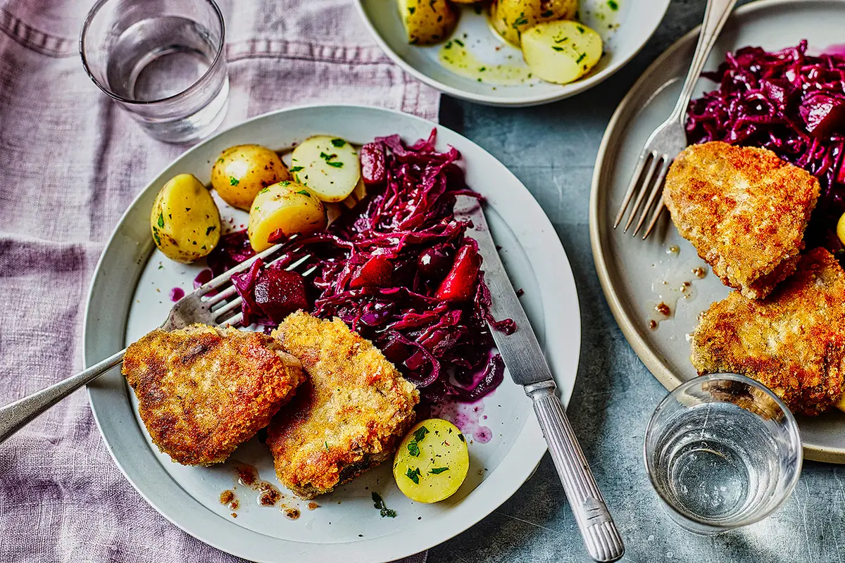 Icelandic Breaded Lamb Chops with Spiced Red Cabbage - Icelandic foods