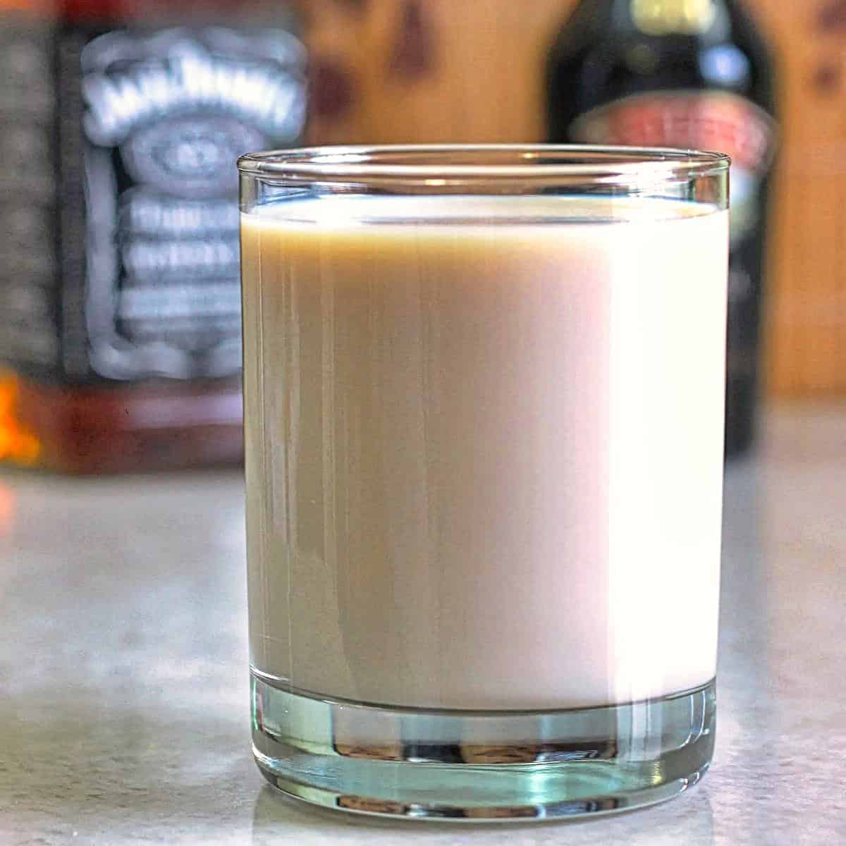 12. Jack Knife Cocktail - Jack Daniels cocktails