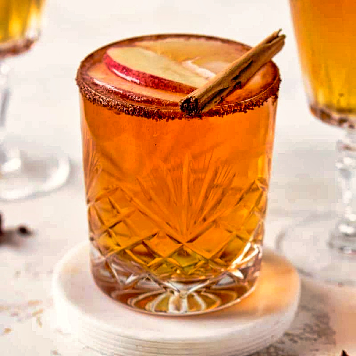7. Apple Cider Whiskey Cocktail with Jack Daniel’s Fire- Jack Daniels drinks