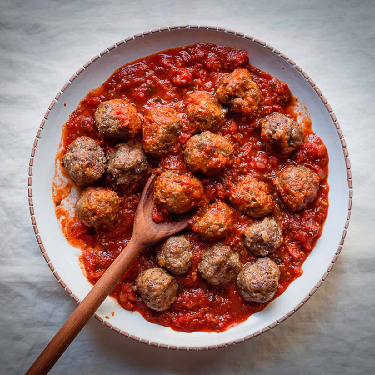 Spanish Style Lamb Meatballs with Spicy Tomato Sauce - Spanish meatball recipes
