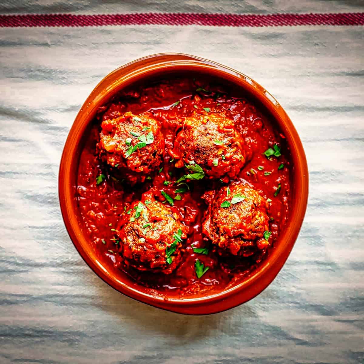 Smoky Spanish-Style Vegan Meatballs - Spanish meatball recipes