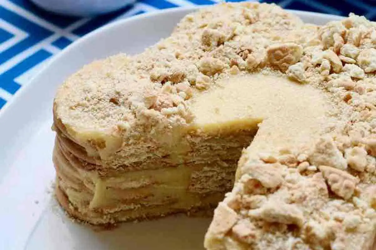 Bolo de Bolacha (Biscuit Cake)