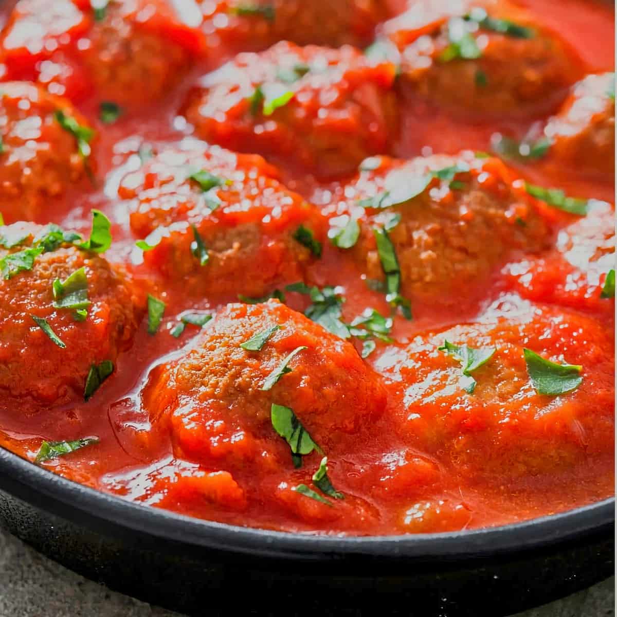 Spanish Meatballs in Garlic Tomato Sauce