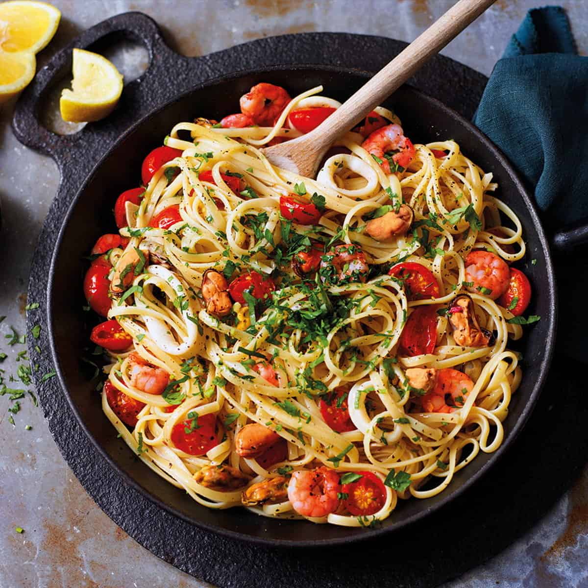 6. Seafood tagliolini (Tagliolini allo scoglio)