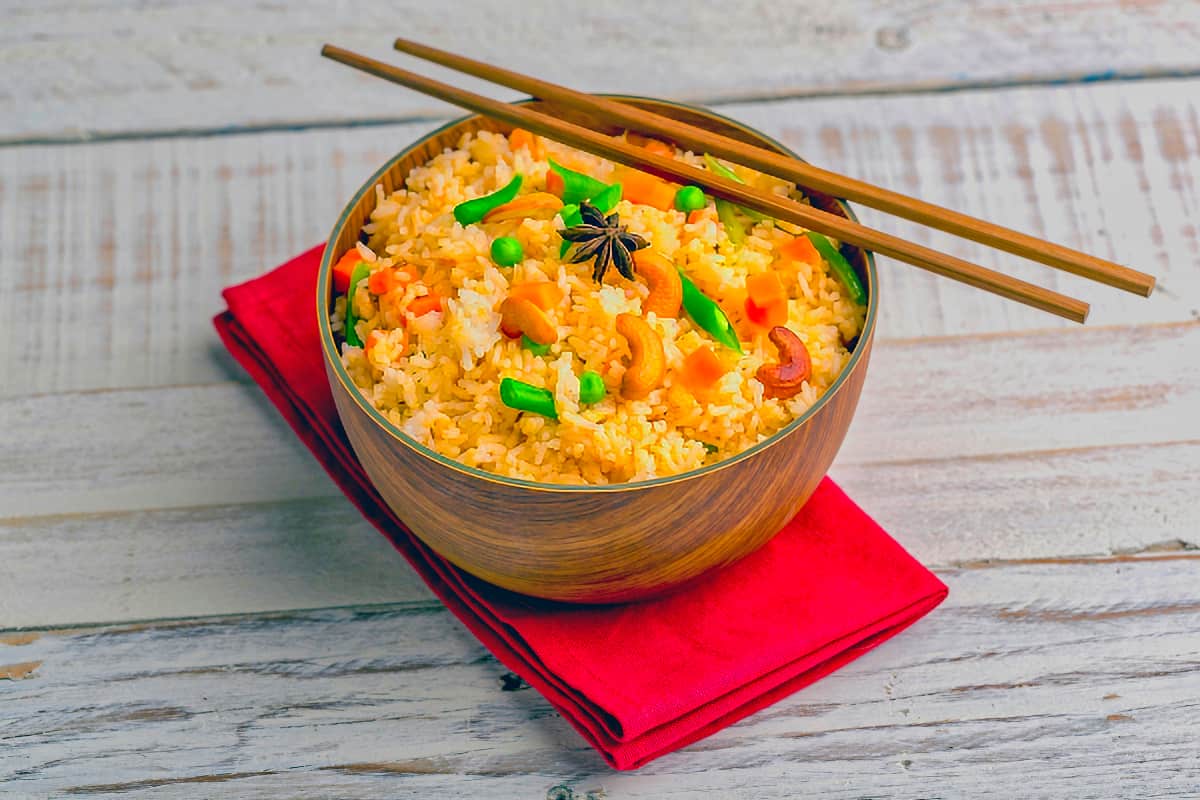 7. Thai Vegetable Fried Rice With Cashews - Thai rice recipes