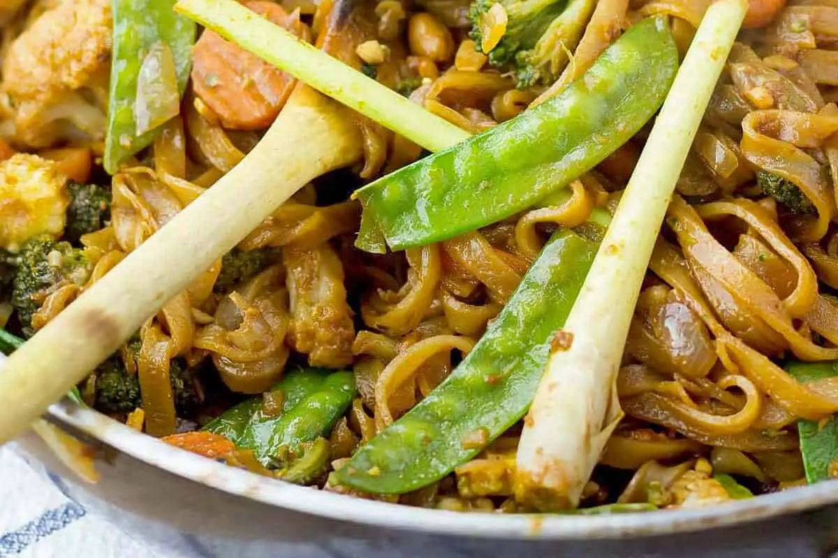 25 Healthy Vegan Stir Fry Recipes To Cook In 10 Minutes