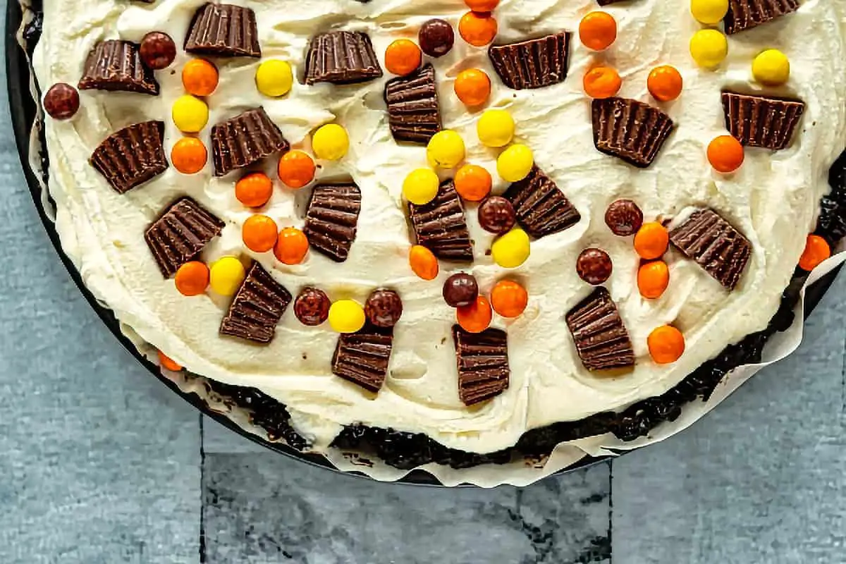 10. Ice Cream Cookie Pizza - Cookie Pizza Recipes