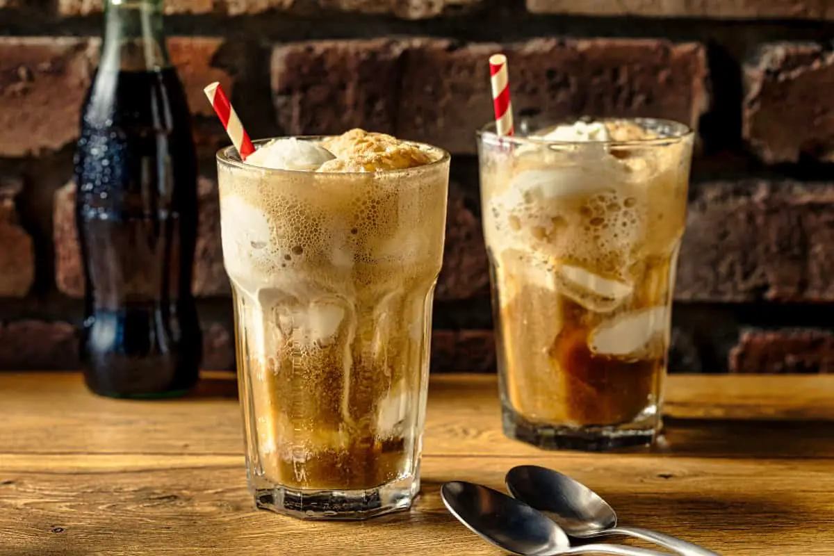 Boozy Peanut Butter Root Beer Floats - Root Beer Cocktails