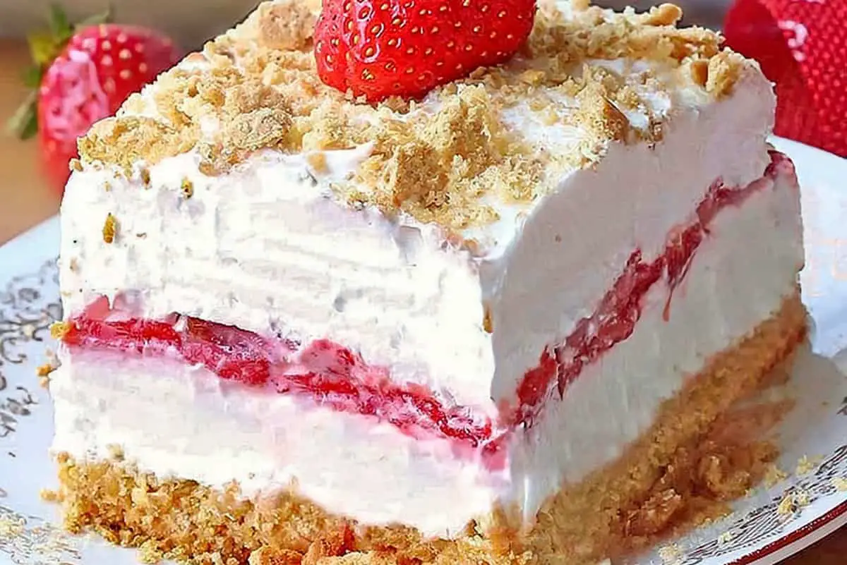 No Bake Strawberry Cheesecake Lasagna - Strawberry Cream Cheese Dessert Recipes