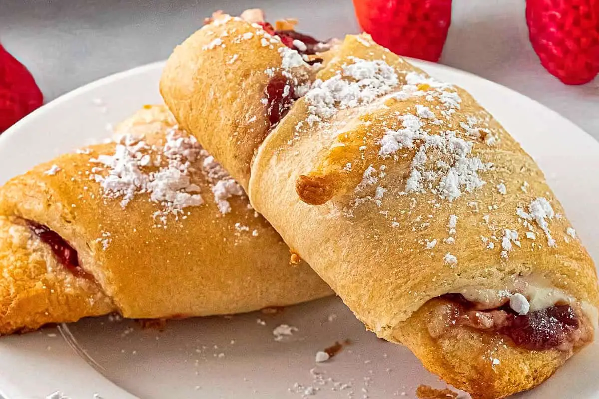 Strawberry Cream Cheese Crescent Rolls - Strawberry Cream Cheese Dessert Recipes