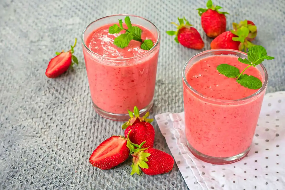 18. Banana Strawberry Smoothie