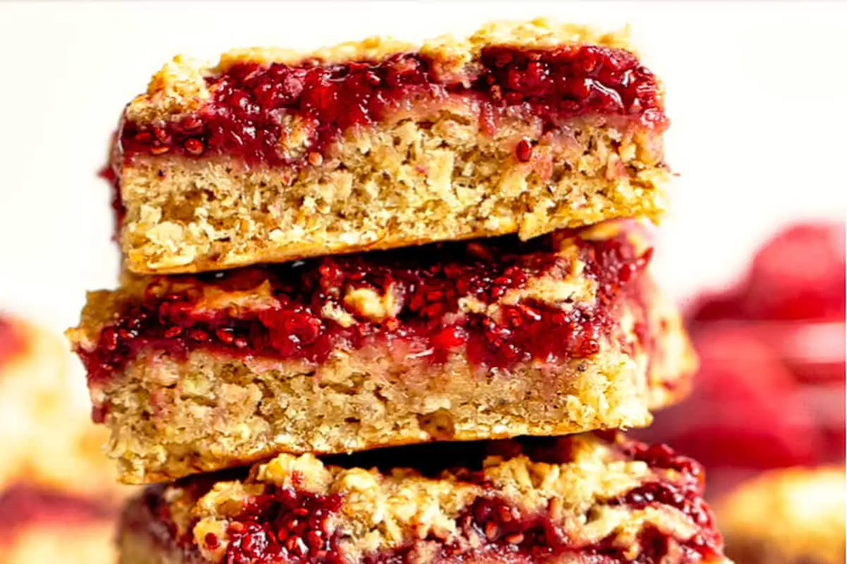 19. Strawberry Banana Oat Bars