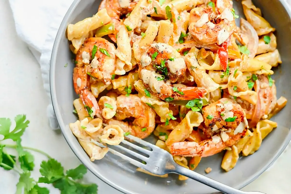 20. Garlicky Fajita Shrimp Campanelle Recipe
