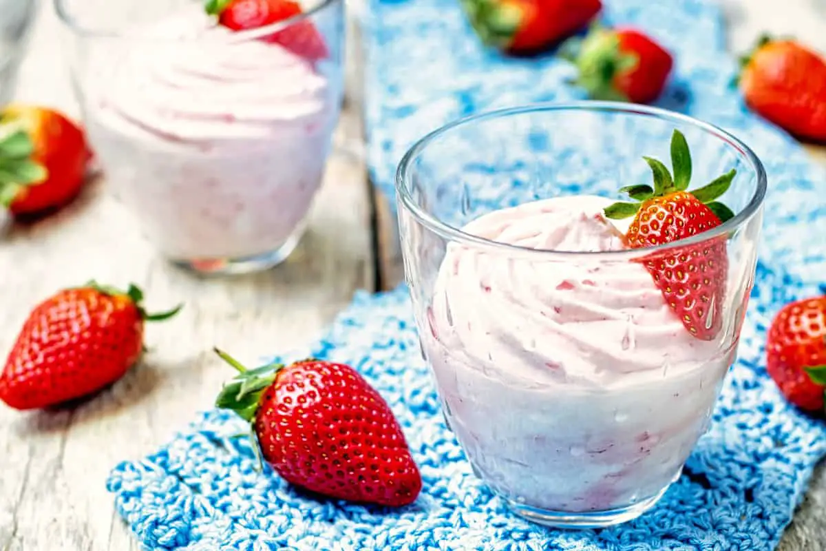 25 Super Easy Strawberry Banana Desserts In Minutes 