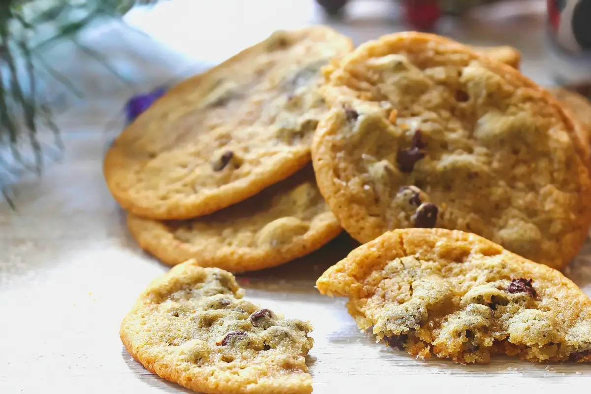 25. Easy Chocolate Chip Cookies